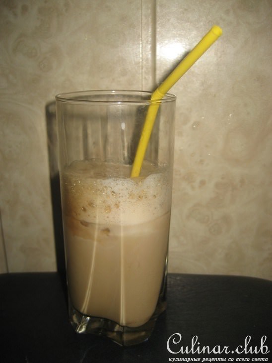 кофе «Frappe по-гречески» со льдом