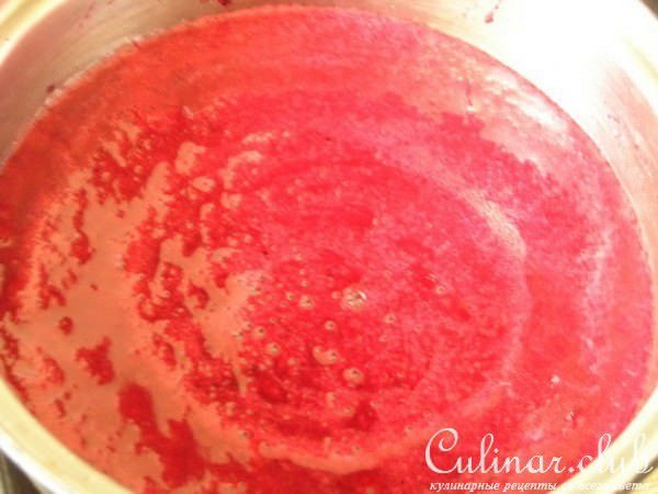 Морс из черной смородины с мятой и коричневым сахаром