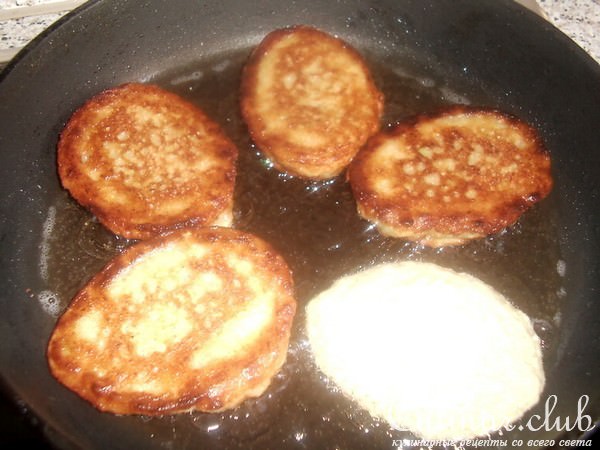 Сладкие кабачковые оладьи.