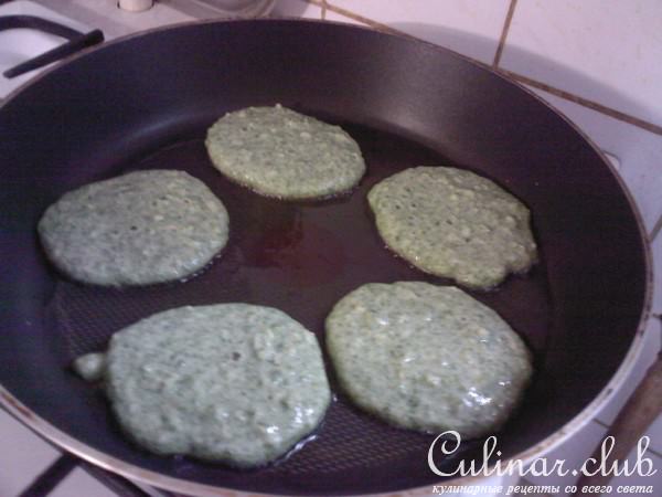 Изумрудные оладьи с жемчугом