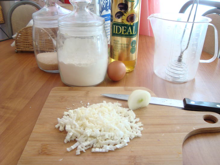Оладьи сырные с пекинской капустой (завтрак).
