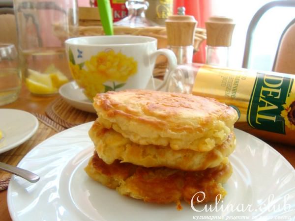 Оладьи сырные с пекинской капустой (завтрак).