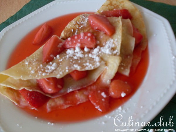 CREPES В КЛУБНИЧНОМ СОУСЕ