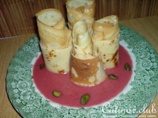 Сливочные блинчики с клубнично-кокосовым вареньем