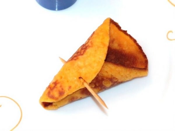 Блинные розы с морковью