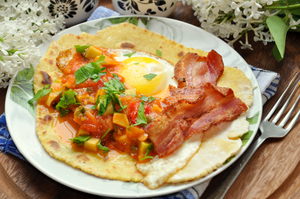     (  Huevos Rancheros)