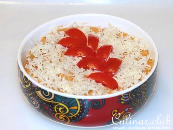 Нежная томатная запеканка с сухарями и кабачком