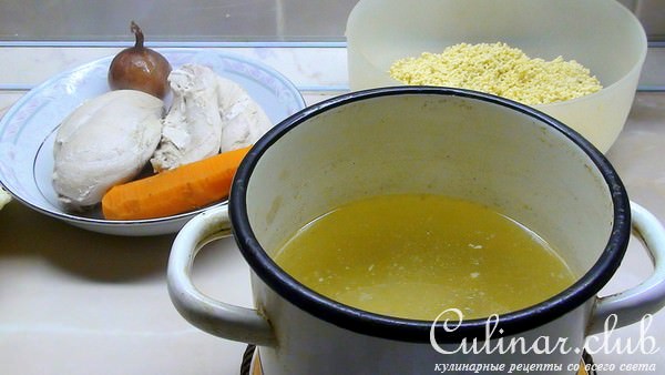 Пшённая каша с курочкой, томлённая в горшочке.
