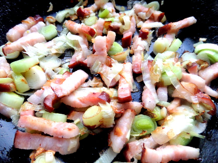 Чечевица с овощами и маслинами