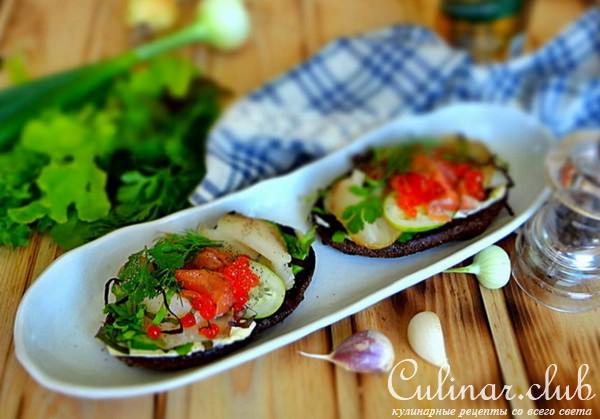 Мужской сэндвич с копчёной нельмой и сёмгой.