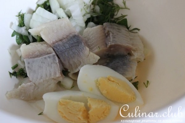 Печеный картофель с селедочным соусом