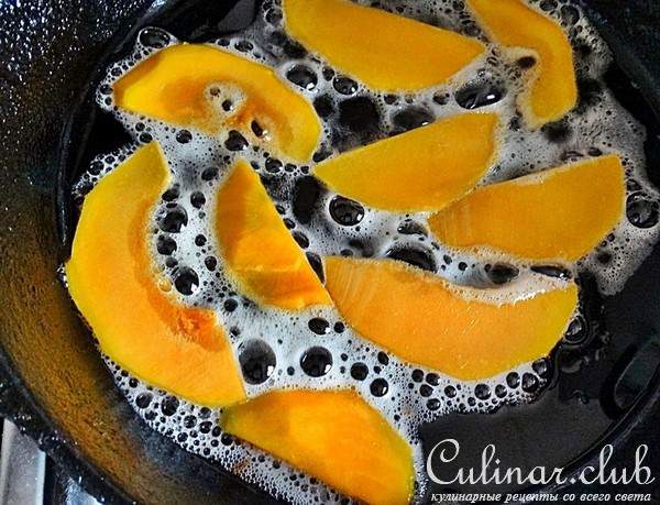 Пшённые хлопья с беконом и тыквой.