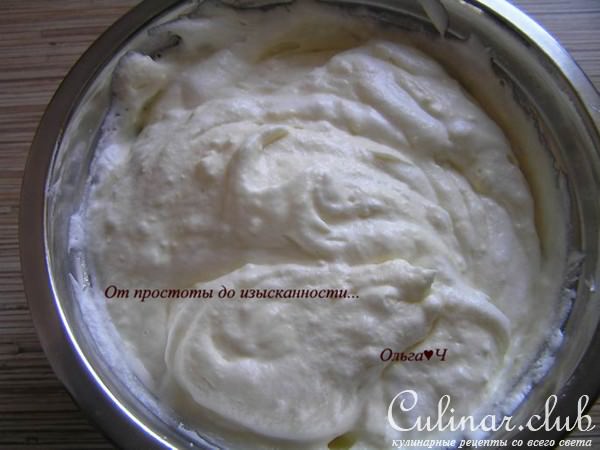 Блинный рулет с творожной начинкой под соусом "Рояль"