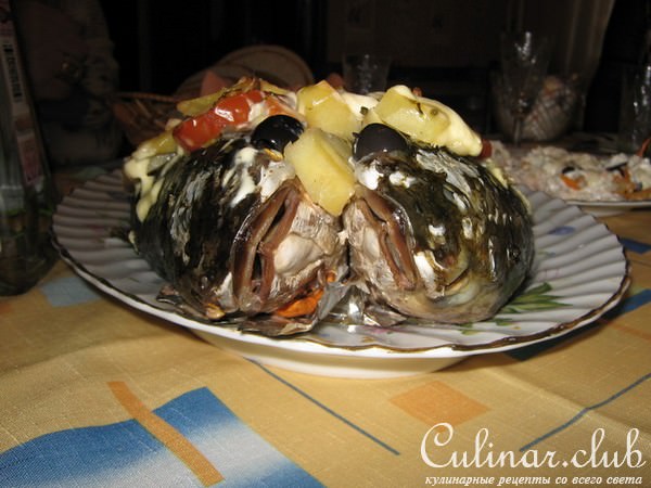 кефаль запечённая с овощами