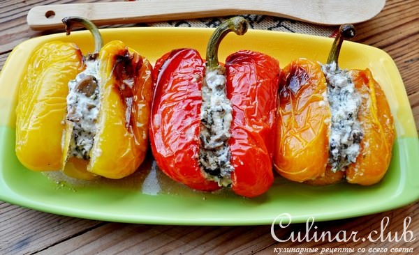 Запечённый перец,фаршированный вешенками и сыром.(Дуэль)