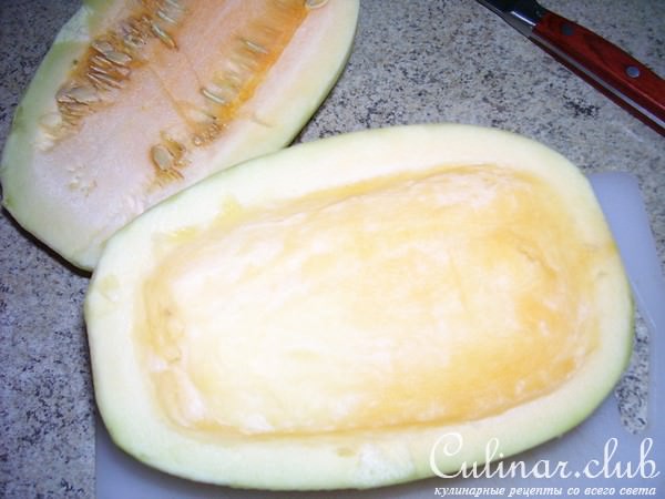 Кабачок фаршированный под сырной корочкой