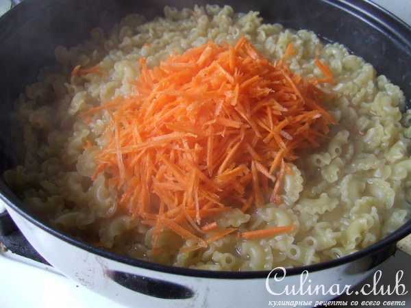 для дачи - макароны тушеные с тушенкой