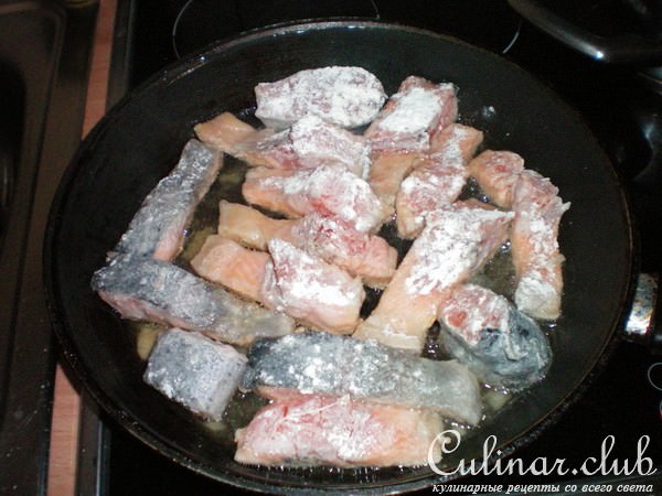 Рыба под морковно-сливочным соусом