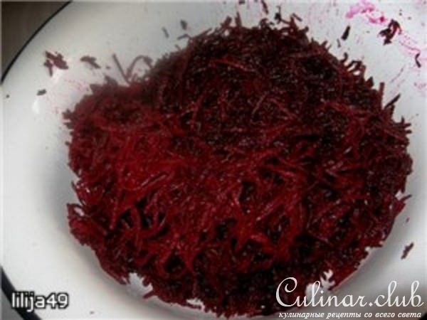 Курочка "В красной шубке"
