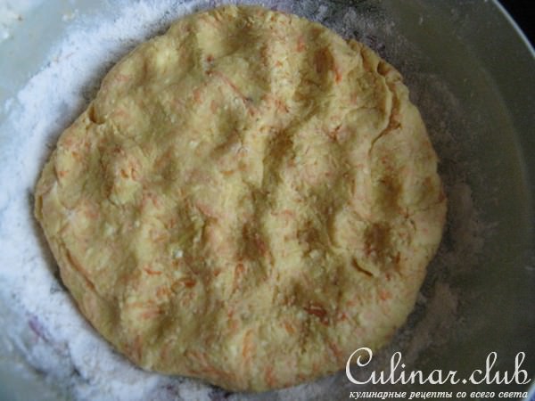 Фрикадельки морковно-творожные с луковым соусом