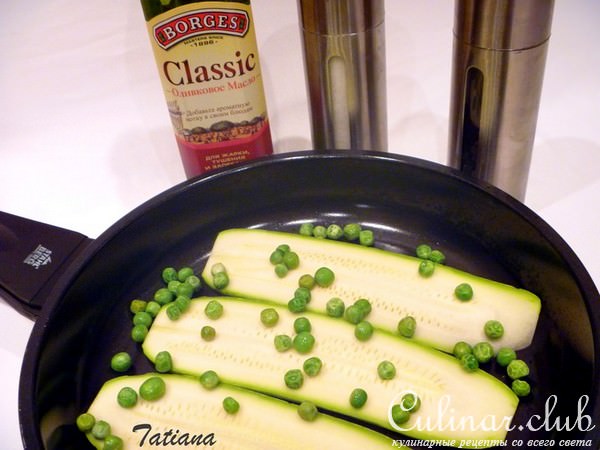 Паста FUSILLI с зеленым горошком и кабачками
