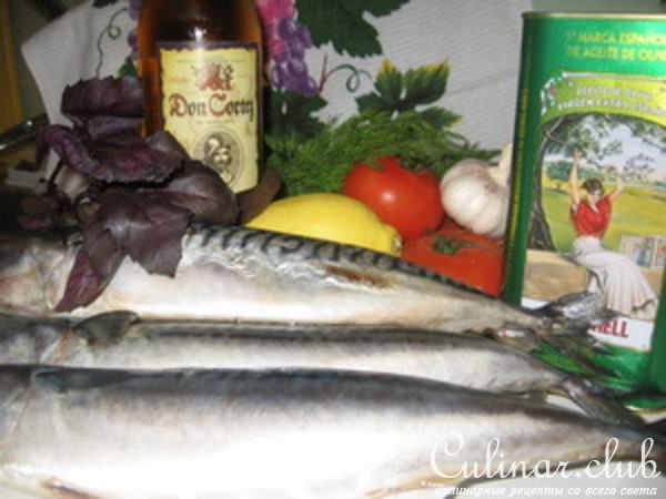 Скумбрия, жаренная с помидорами