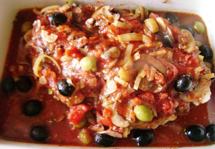 Свинина пиццайола. Maiale aiia pizzaiola.