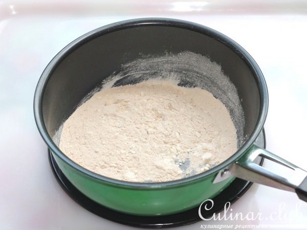 Картофель в кляре с грибным соусом
