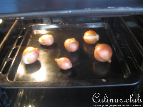 Запечённый лук с орехами