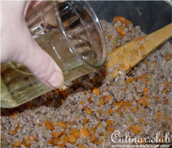 Мясные тефтели по-итальянски, со шпинатом и сыром, под соусом "Болоньез".