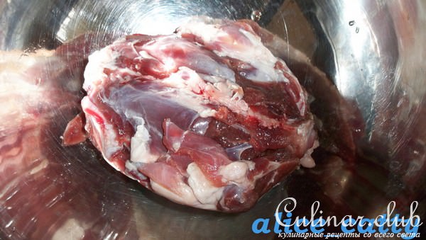 Баранина запеченная с черноплодной рябиной и пряными травами