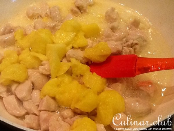 Каша из кус-куса с курицей и ананасом