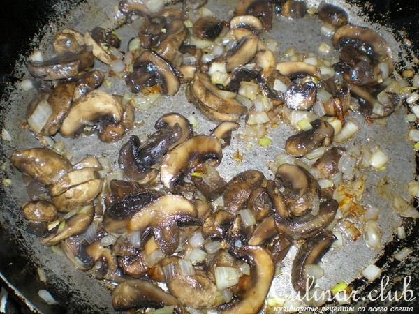 Курица фаршированная сыром и грибами