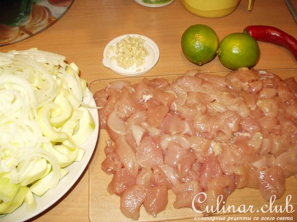 Сотэ из курицы и кабачка
