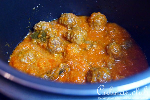 Мясные шарики из баранины с мятой и пикантным смузи-соусом