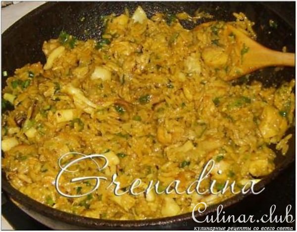 Паэлья с курой и морепродуктами