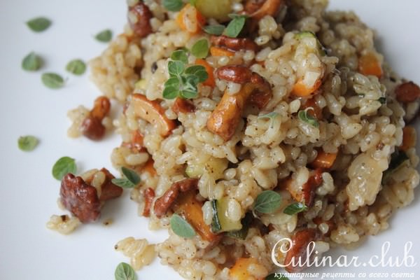 Ризотто с лисичками и овощами