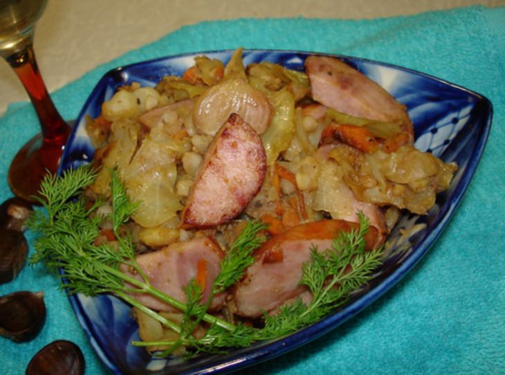 Осеннее жаркое с каштанами и копчеными колбасками.Тест драйв VITEK