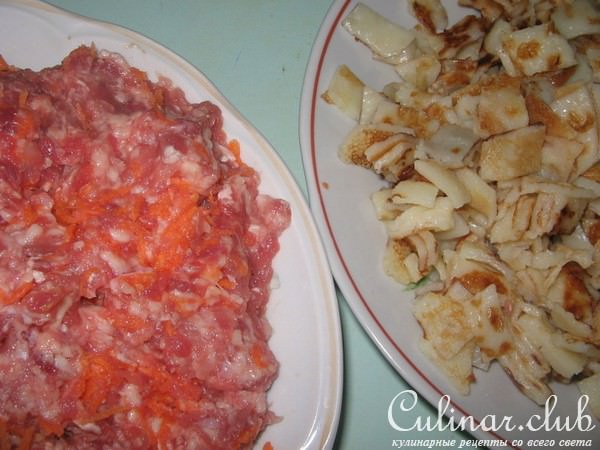 Голубцы по винницки с начинкой из мяса и блинчиков.