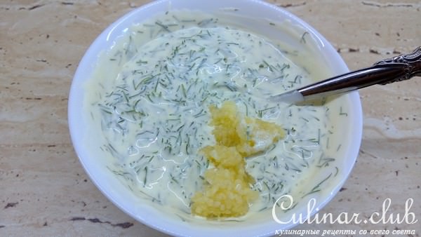 Картошка по-селянски с чесночным соусом