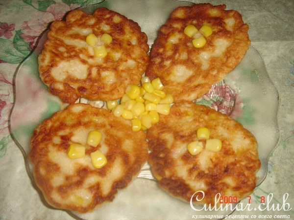Кукурузные оладьи с курятиной