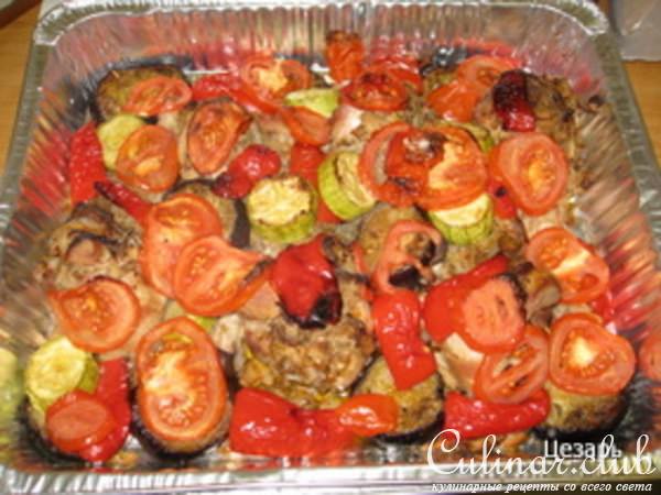 Индюшиные ноги с овощами.