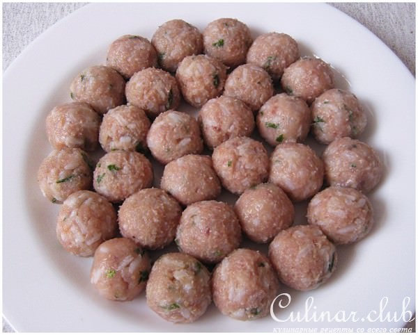 Яичная запеканка с брокколи, цветной капустой и фрикадельками из форели