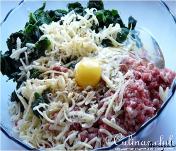 Мясные тефтели по-итальянски, со шпинатом и сыром, под соусом "Болоньез".