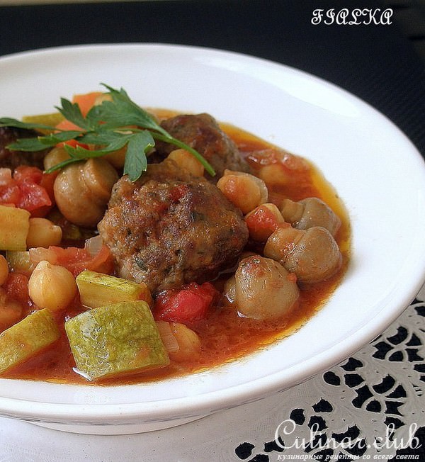 Куфта с хомосом и овощами