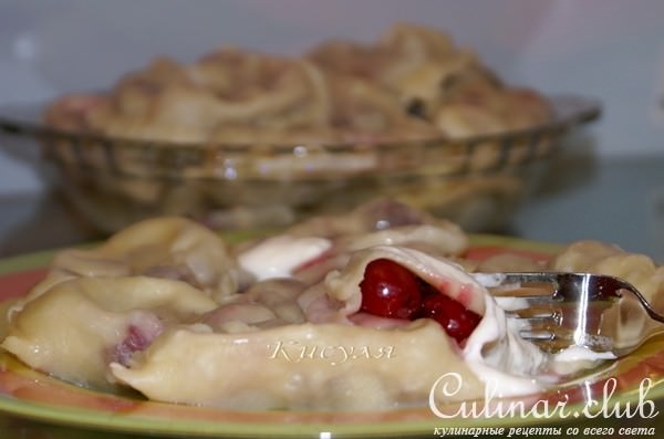 Вареники с вишней