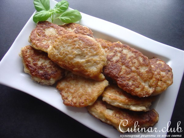Мясные оладьи с йогуртовым соусом. (вариант).