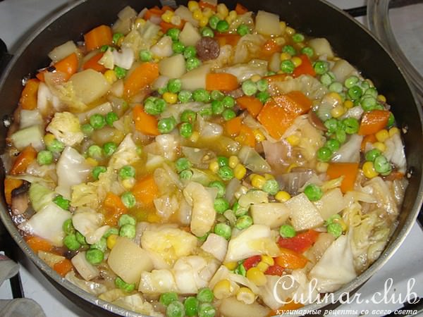 Овощное рагу с фрикадельками