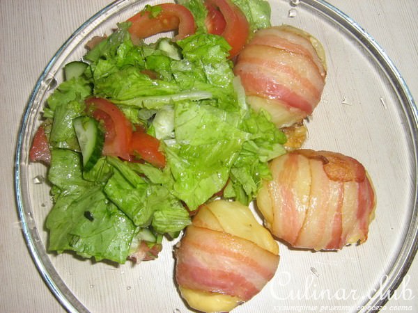 Запеченная картошка в беконе ,начинённая сыром :S
