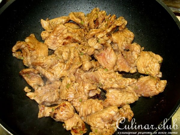 Грудка индейки с брокколи ,морковью и бамбуком